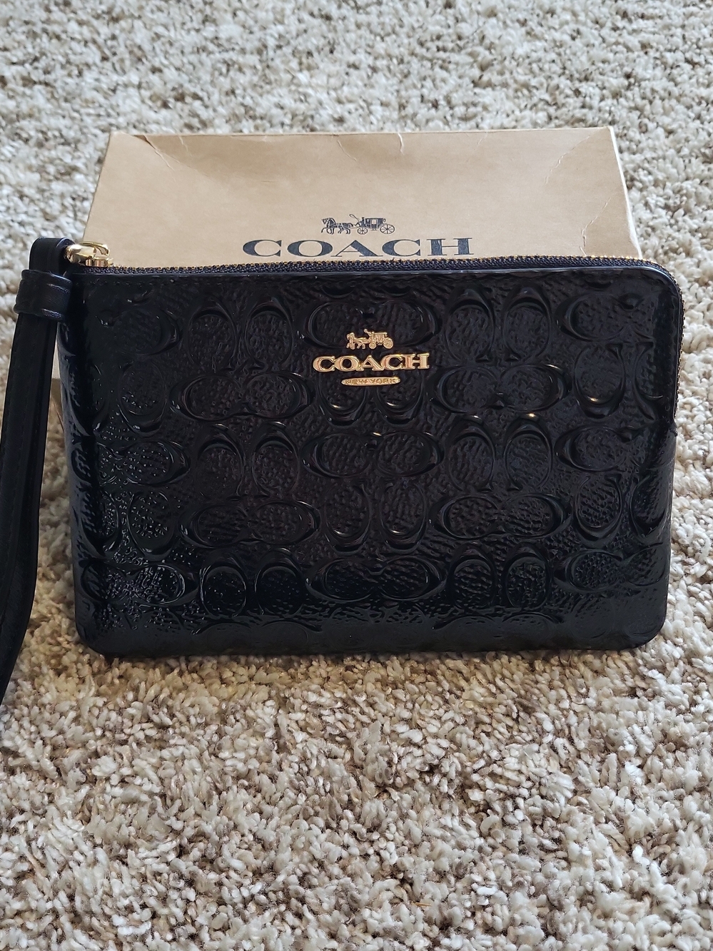 Coach F58034 Black Signature Patent Leather Corner Zip Wristlet New w Box